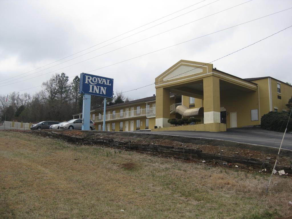 Royal Inn Sparta Екстериор снимка