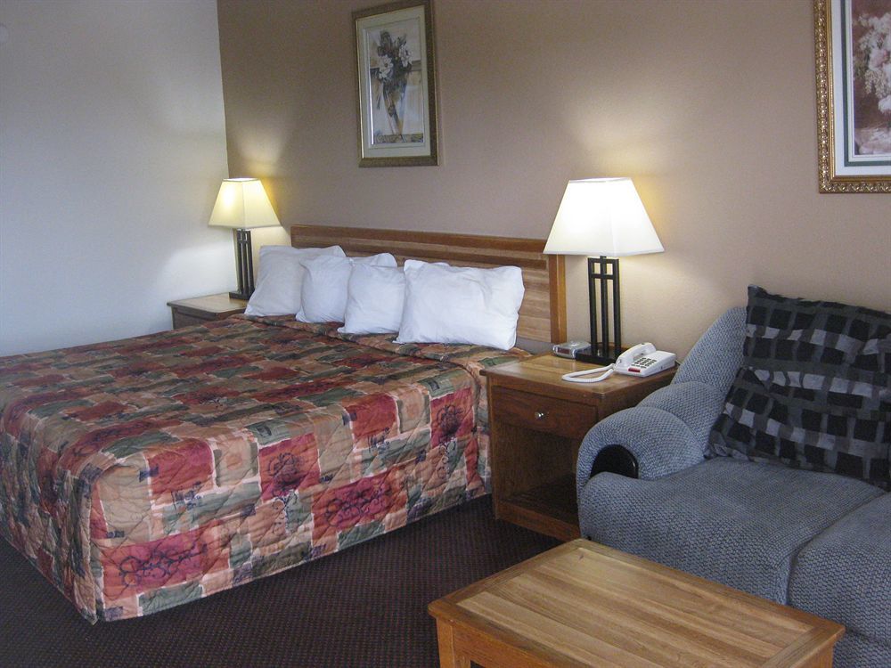 Royal Inn Sparta Екстериор снимка