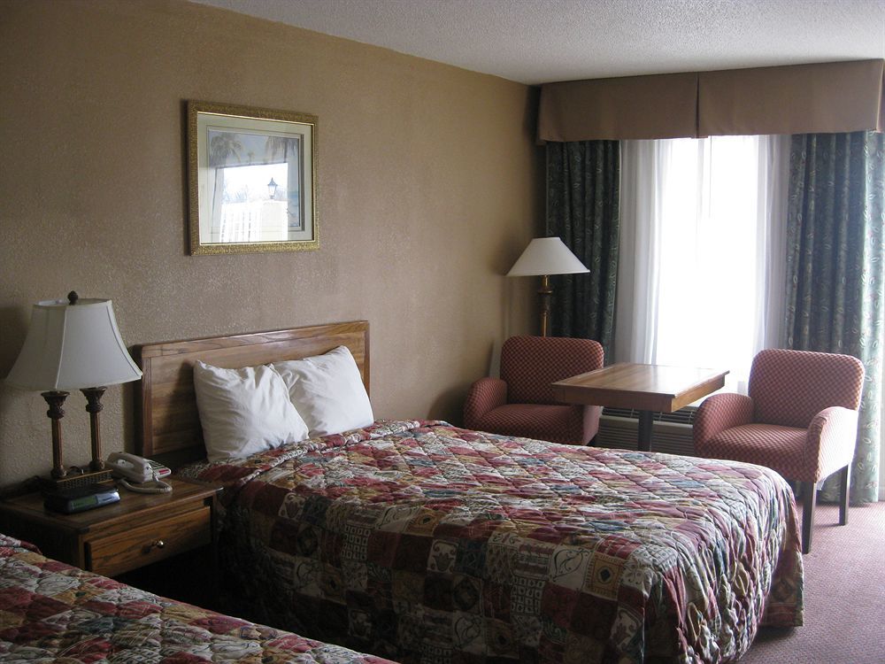 Royal Inn Sparta Екстериор снимка