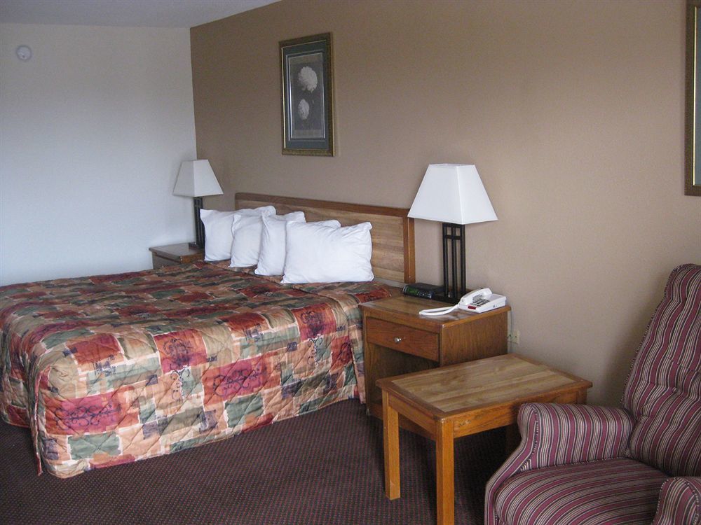 Royal Inn Sparta Екстериор снимка