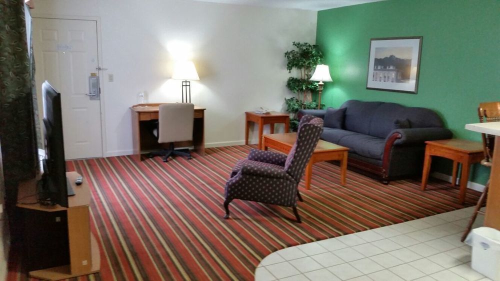 Royal Inn Sparta Екстериор снимка