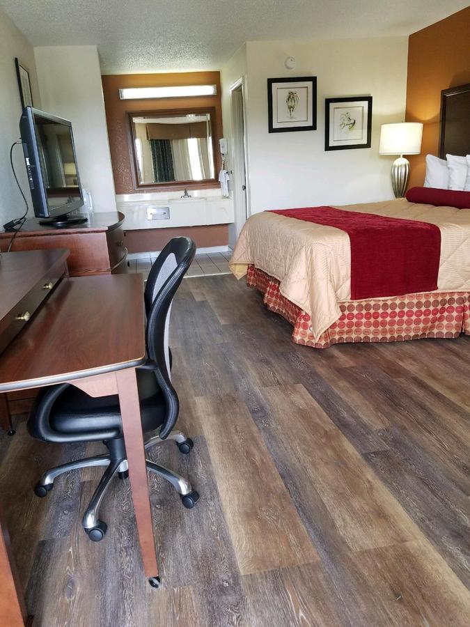 Royal Inn Sparta Екстериор снимка