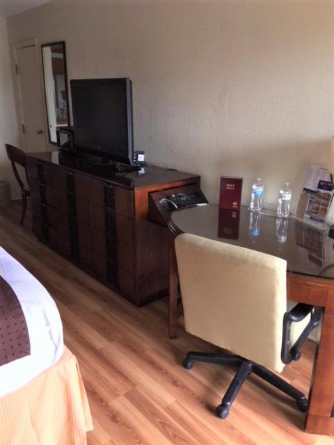 Royal Inn Sparta Екстериор снимка